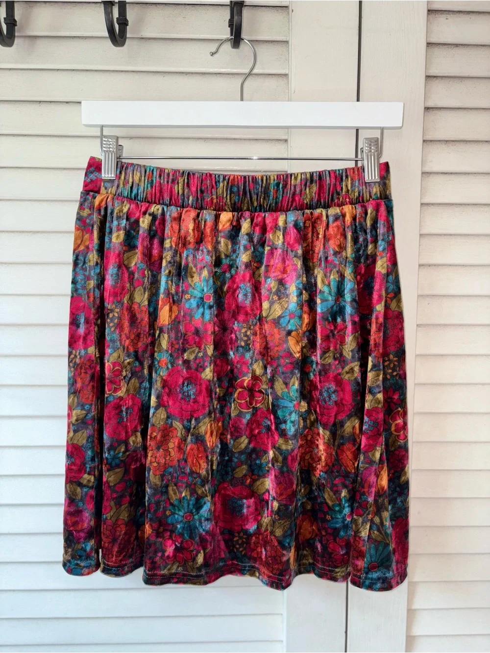 Natural Life Floral Velvet Mini Skirt Gray Pink Boho Stretch Pull On Small